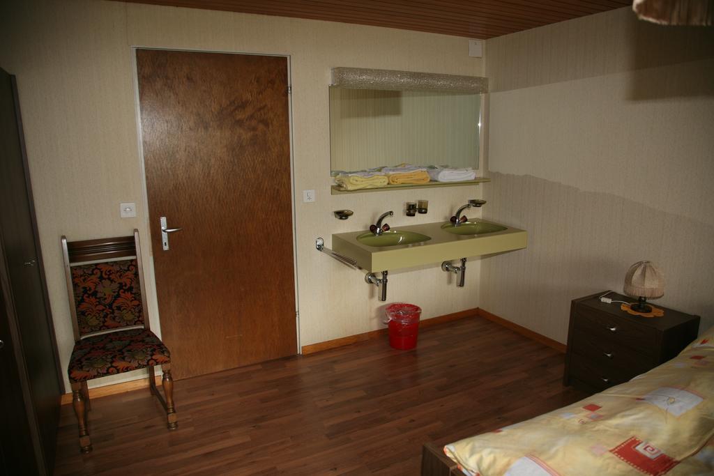 维利绍 帕斯特背包客旅馆酒店 外观 照片
